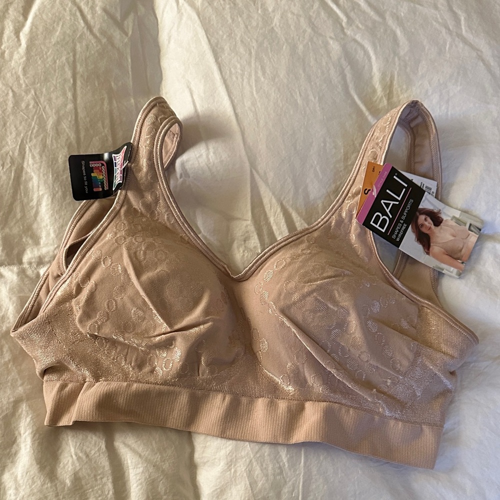 NWT Bali Women's Beige Seamless Bra - sz Small